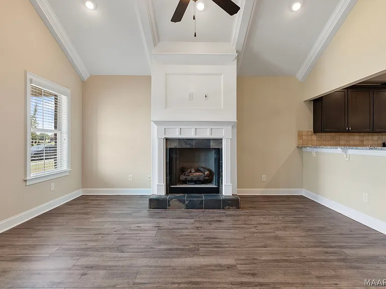 1005 Allison Dr — Photo 3