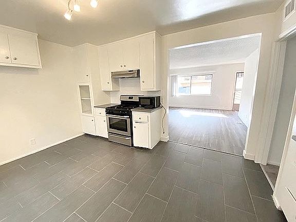 3rd image of 345 Burchett St APT B