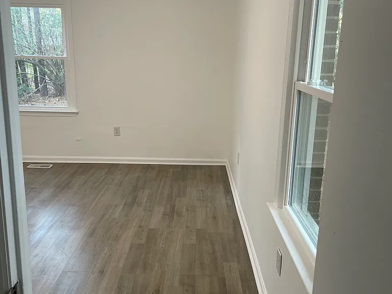 409 Dickens Ave — Photo 10