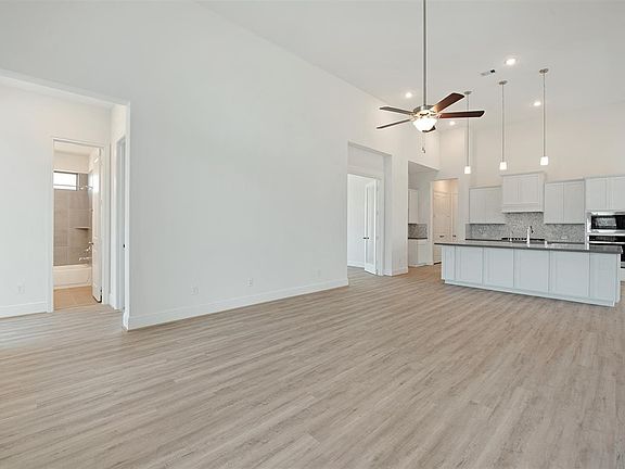 5th image of 23017 Pearl Lakes Ct