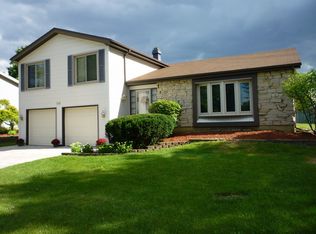 116 Greenway Dr, Bloomingdale, IL