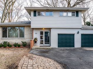 375 Geneva Rd, Glen Ellyn, IL 60137