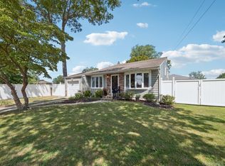 247 Woods Rd, North Babylon, NY 11703