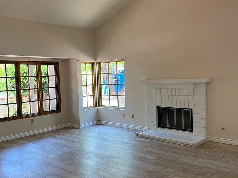 12594 Heatherfield Ln — Photo 4