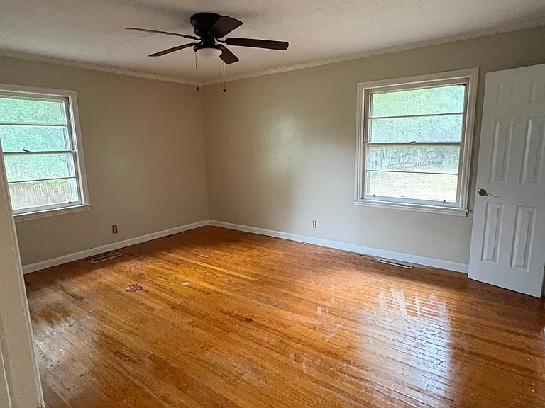 1408 Houston St — Photo 4