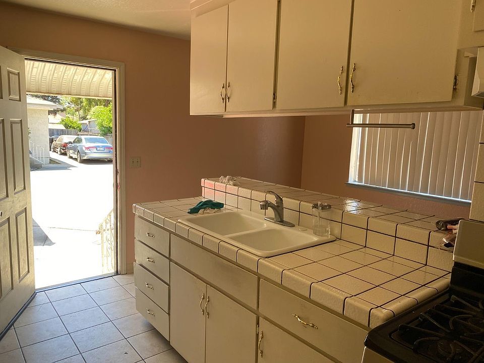 ボール SAINT JAMES - St.JAMES PREMIUM 2187 Saint James Dr, Charleston, SC 29412 | MLS #25012166