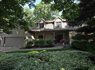 925 Autumn Woods Ln, Oregon, WI 53575