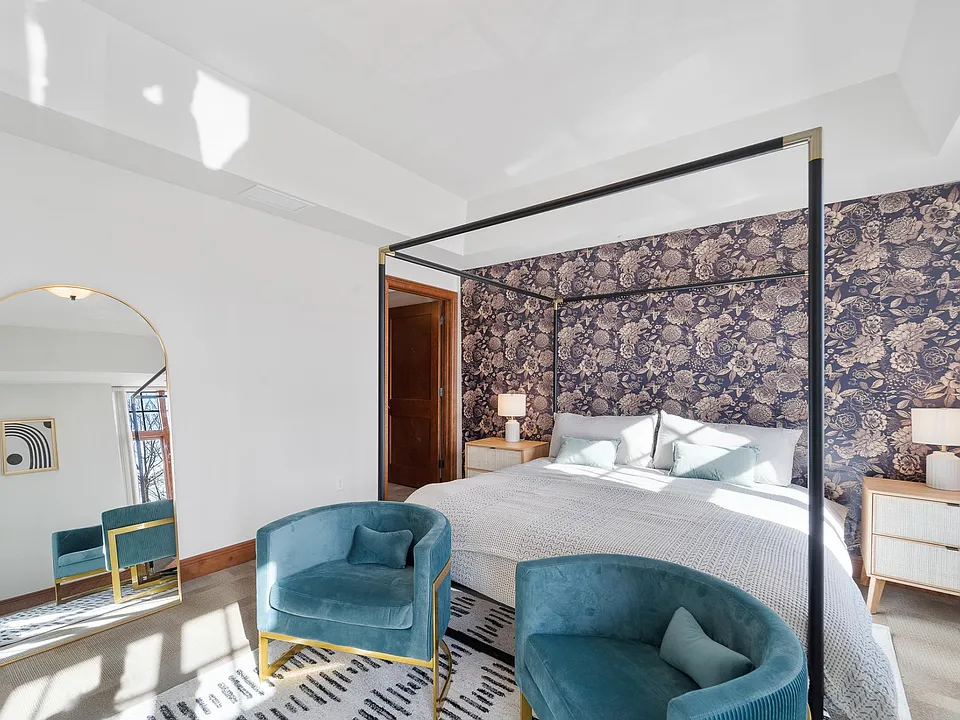Four Poster Bed
