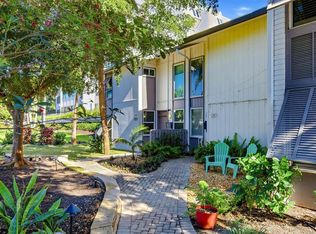 1201 E Peppertree Dr, Sarasota, FL 34242