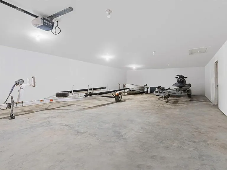 121 W Lakeview Dr — Photo 4