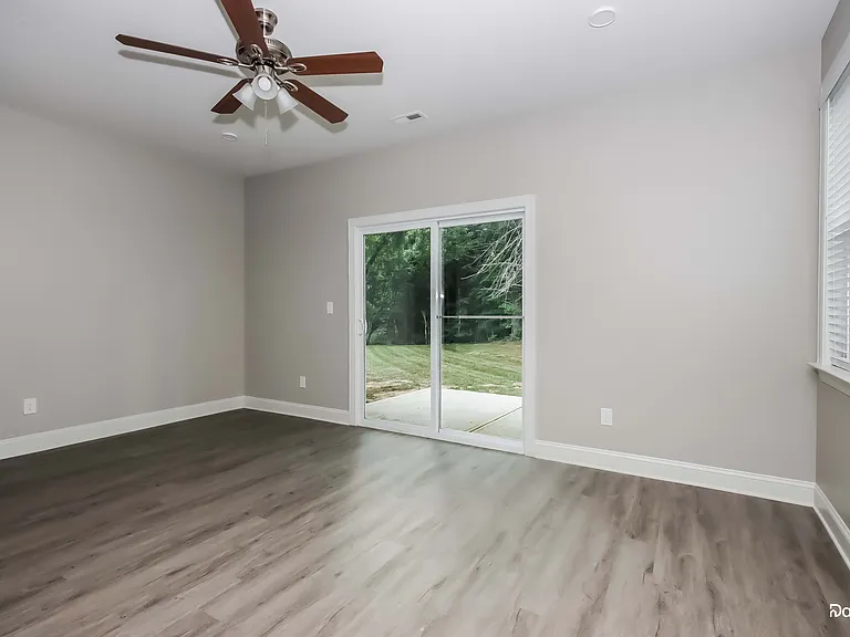 124 Gregory Rd — Photo 7