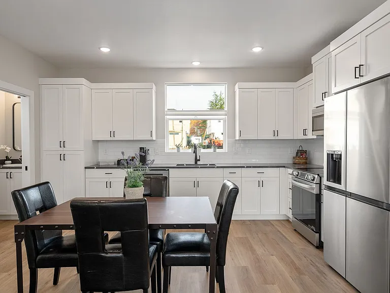 Brand New Newberg Homes- Up to 1 Month Free! — Photo 10