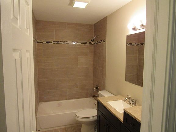 5th image of 815 Southmoor Ln
