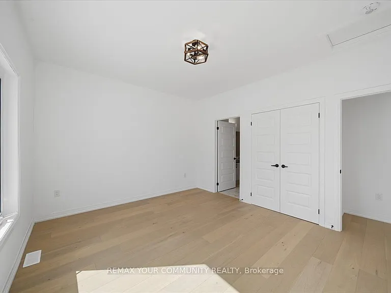 26 Flan Blvd — Photo 6