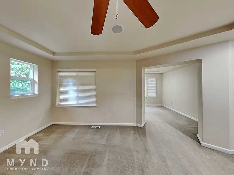 17906 NE 25th St — Photo 13