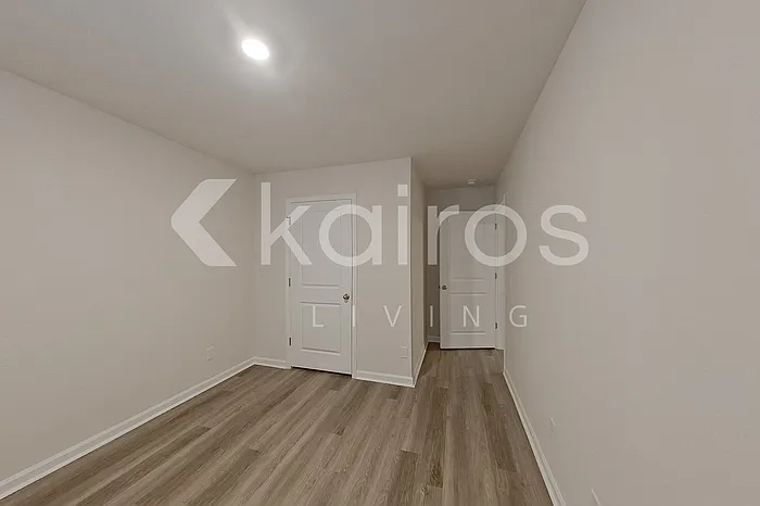 130 Inez Ave — Photo 22