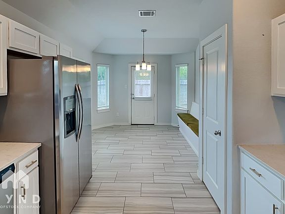 3rd image of 6910 Spring Vale Dr