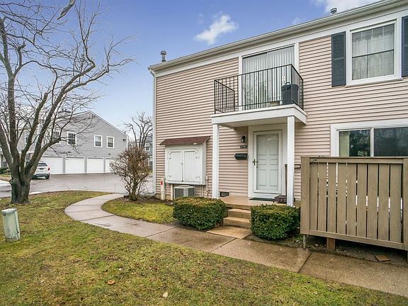 3rd image of 2702 Glenbridge Ct