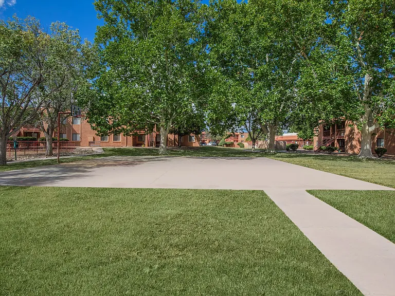 Garden Plaza Apartments — Photo 22