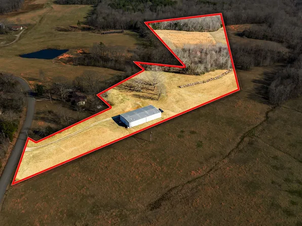 2340 Ridge Rd, Mc Ewen, TN 37101