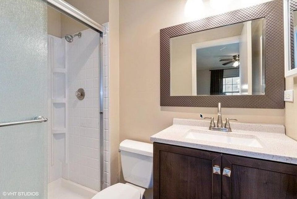 Full Master bathroom!