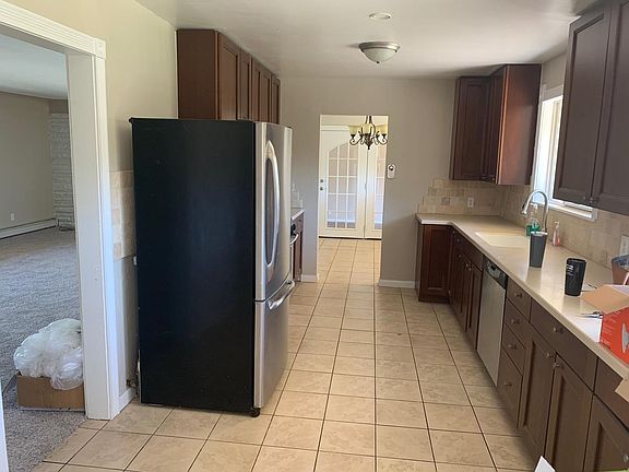 Large kitchen with lots of storage