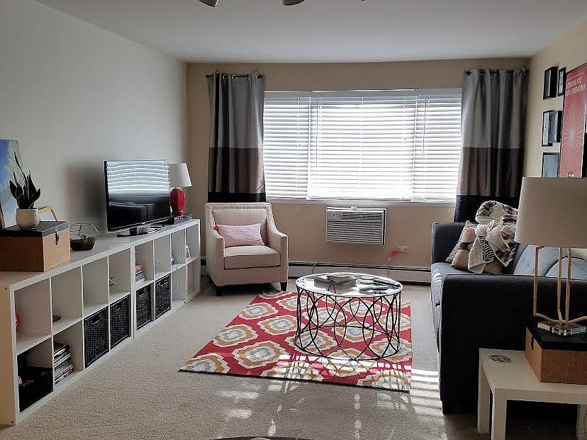 1st image of 607 W Wrightwood Ave APT 513