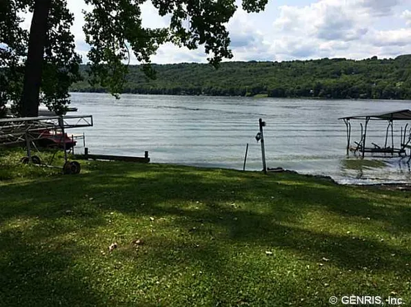 827 E Lake Rd, Penn Yan, NY 14527