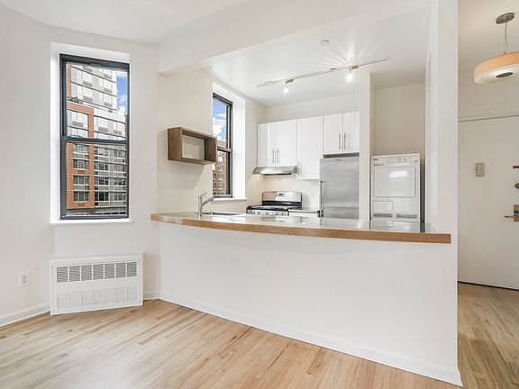 2nd image of 7 2nd Ave APT 4B