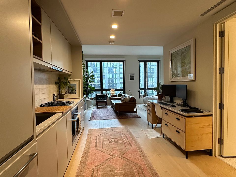 1st image of 550 Vanderbilt Ave APT 422