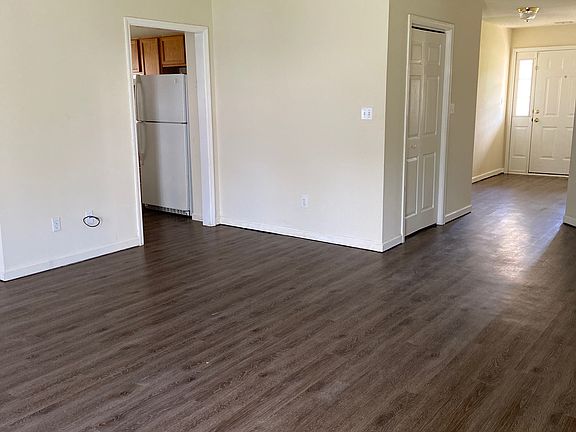 4th image of 2760 Oakleigh Ct