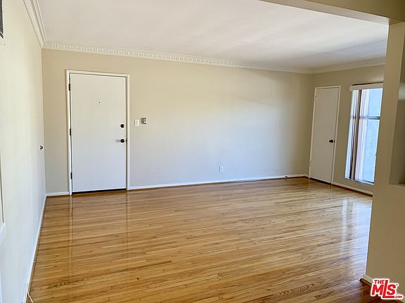 2nd image of 1252 N Mansfield Ave #6