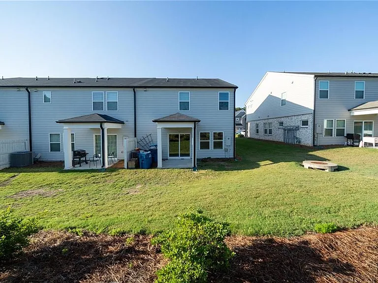 1030 Sunny Lake Dr — Photo 5