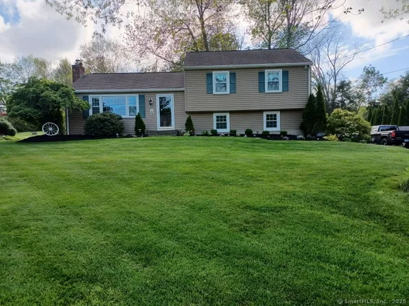 30 Benedict Road, Bethel, CT 06801