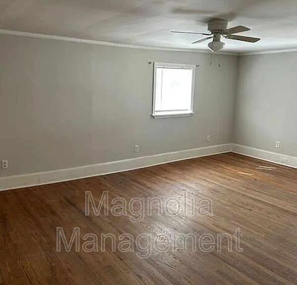 216B S Walnut St — Photo 4