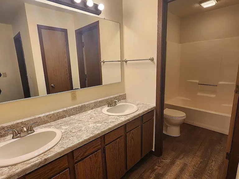 1117 Imperial Cir — Photo 21
