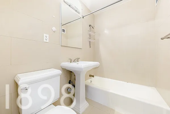 Rented by A&E Real Estate Management | media 14