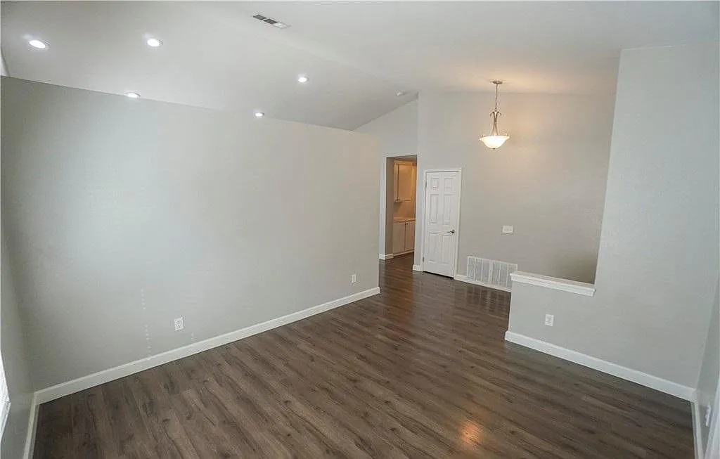 201 Tokay Ave photo 1
