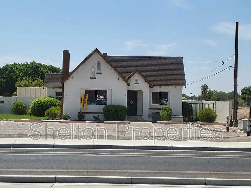 5 bed, 3.0 bath, 3000 sqft, $3,500 — Photo 1