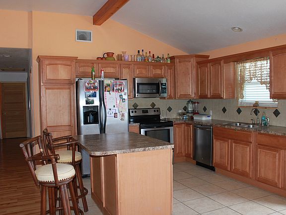2nd image of 215 N Shore Dr