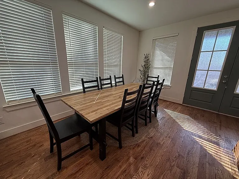 170 Sierra Madre St — Photo 2
