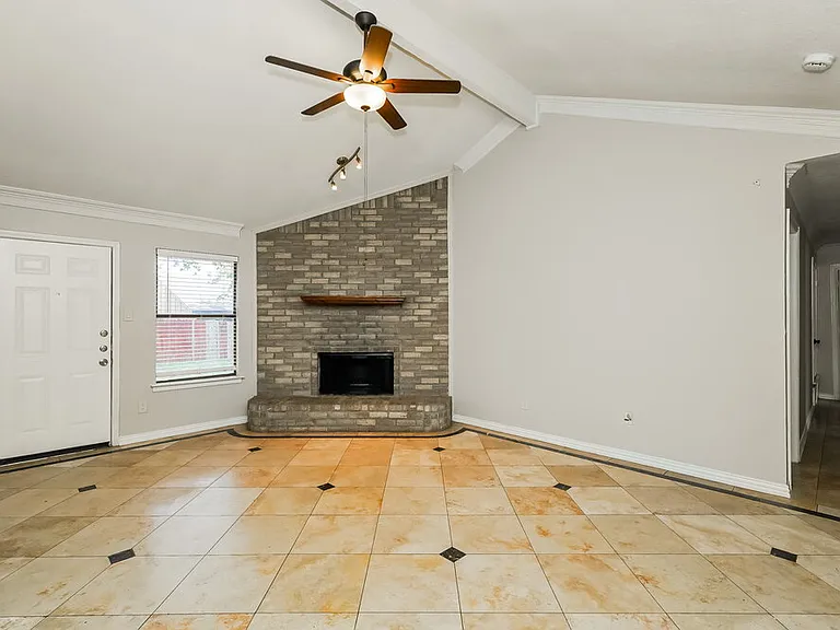 3400 Meadowmoor St — Photo 4