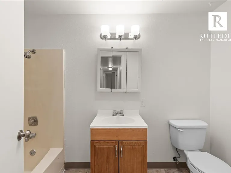 310 Independence Cir #A-D — Photo 12