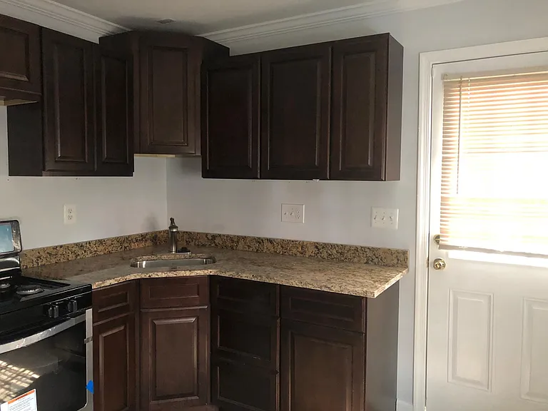 1011 Boyd St #HOLLINS MARKET — Photo 11