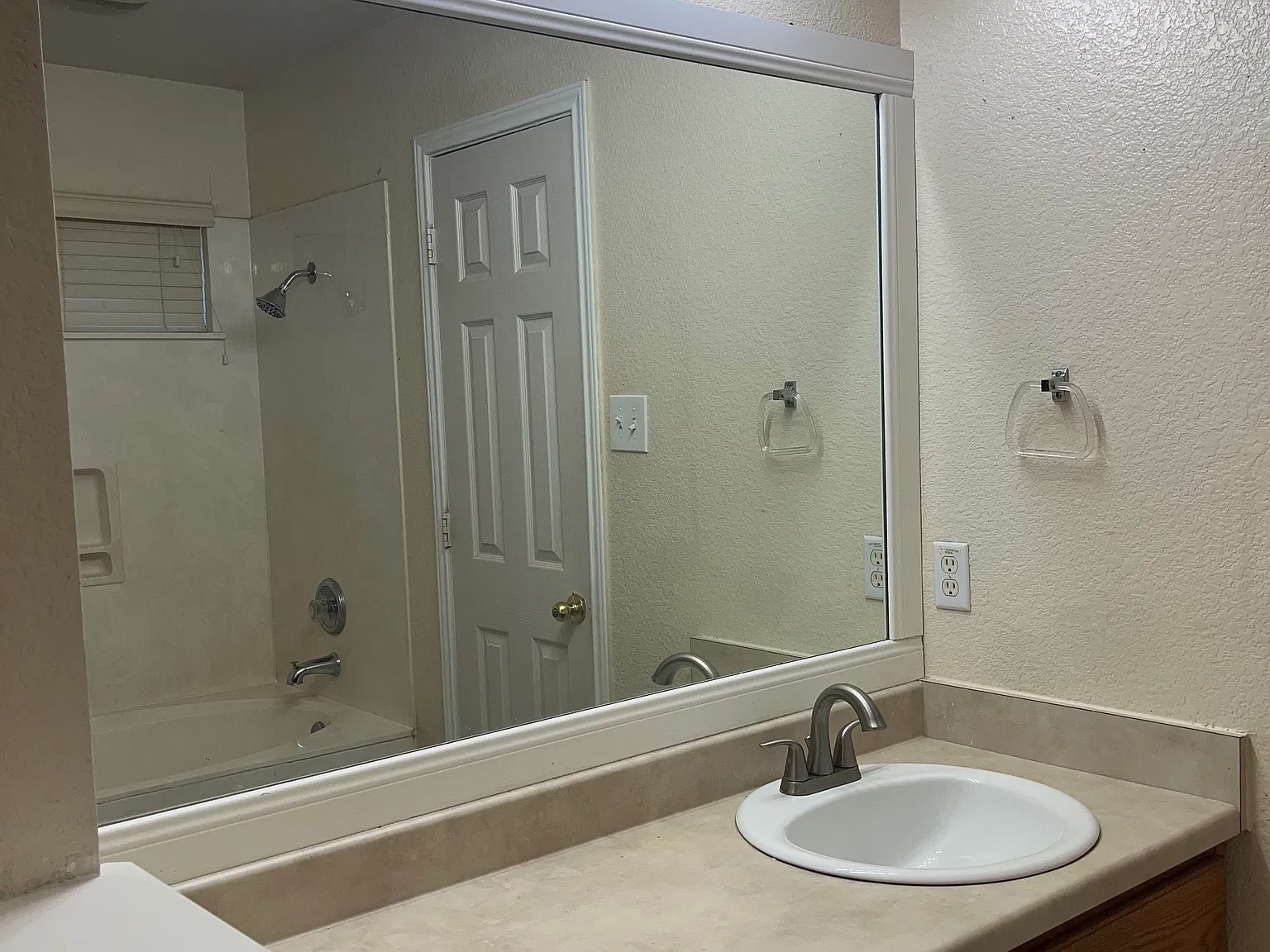 3 bed, 1718 sqft, $1,850 — Photo 4
