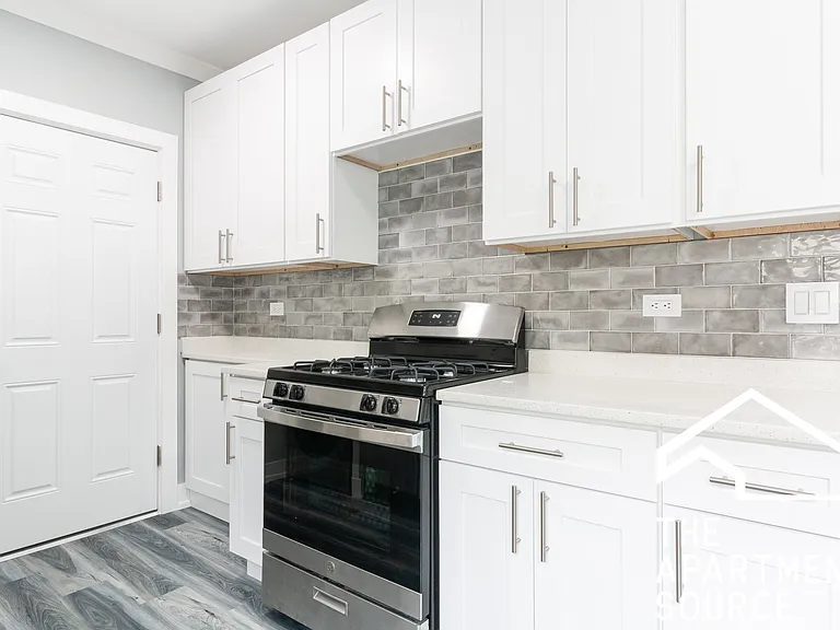 3824 N Greenview Ave #2W — Photo 10