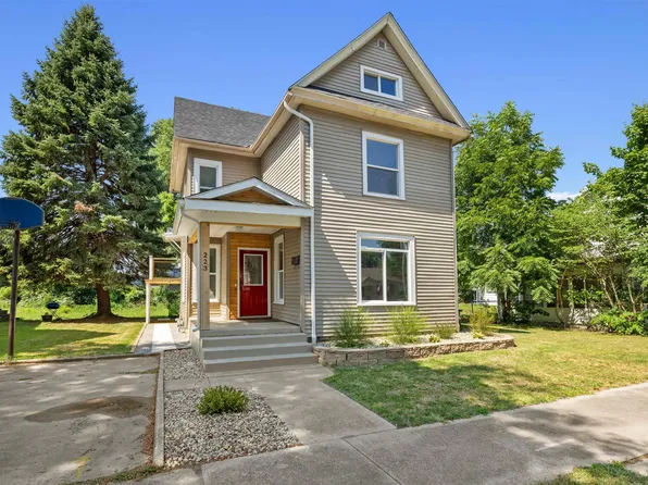 223 E William St, Kendallville, IN 46755