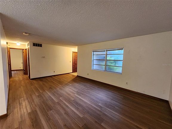 4th image of 1209 SW 80th Dr