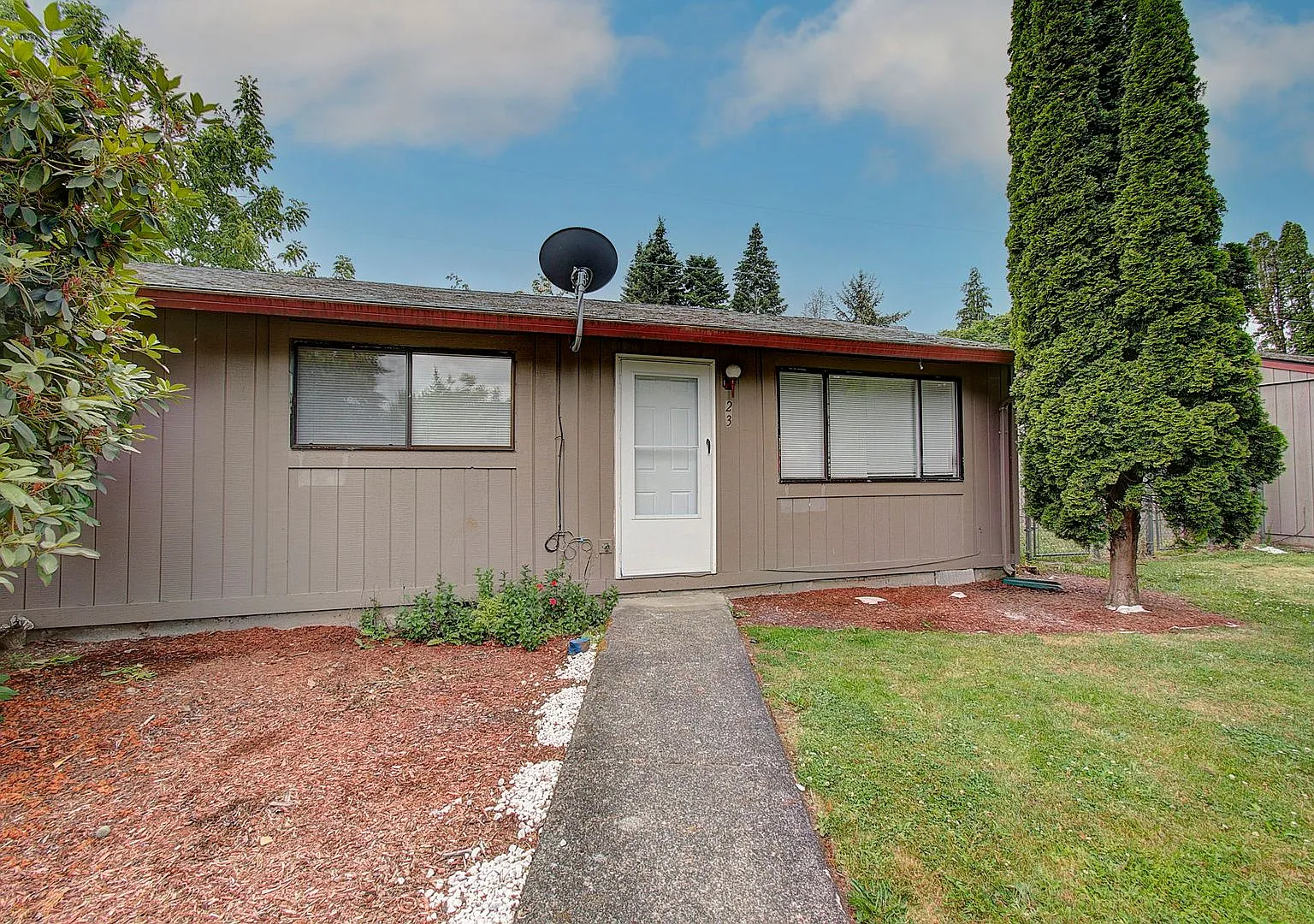 cap01 - NE 10th — Photo 1