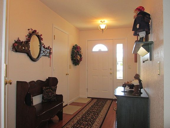 3rd image of 301 Southview Dr